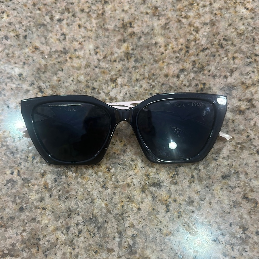 woman’s  Designer Sunglasses prada